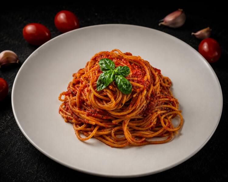 SPAGHETTI PO NEAPOLITAŃSKU