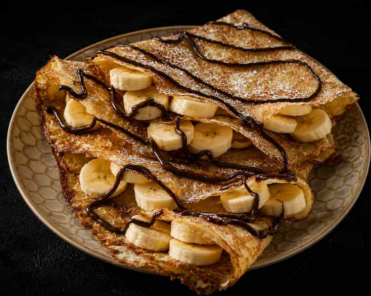 NALEŚNIKI Z NUTELLĄ I BANANEM