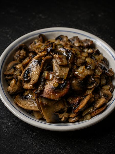 PIECZARKI SMAŻONE Z CEBULĄ
