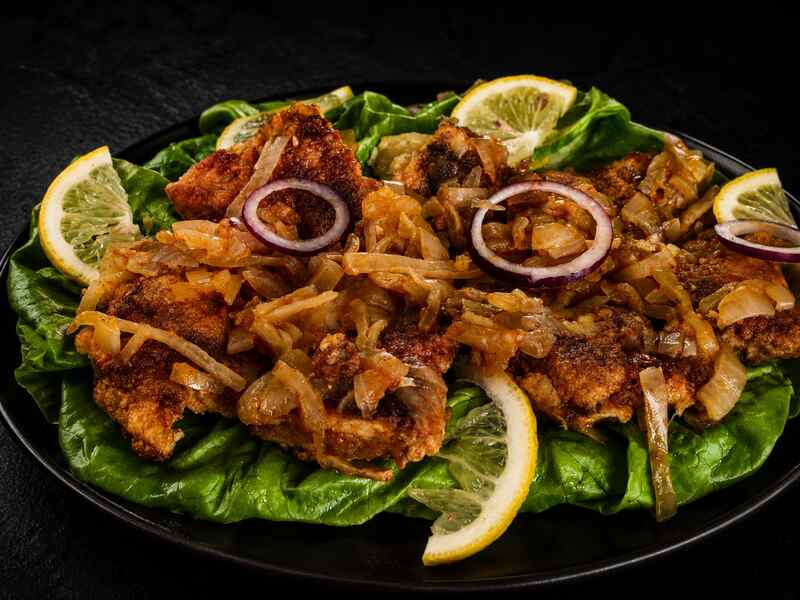 TILAPIA SMAŻONA NA CEBULI